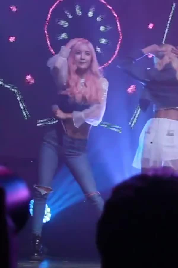 160215 Hyunyoung (Tell me tell me) loop