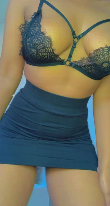 Age Gap Alejandra Gil Alex Grey gif