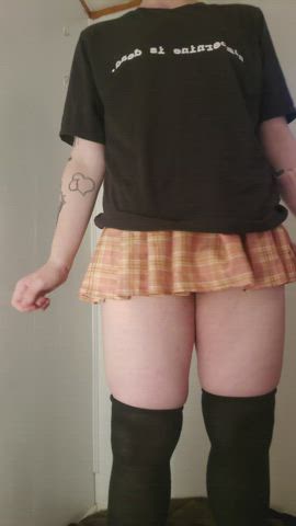 come play with my butt pls <3
