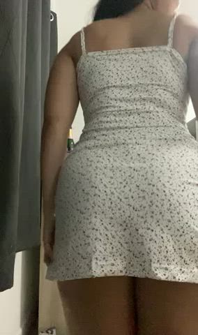 23 year old Asian girl! Ready to please you and make you cum? dick rate ? customs