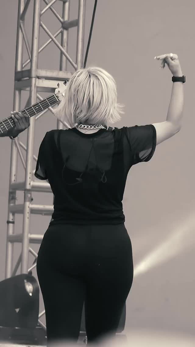 bebe sunfest 4k 11 bw