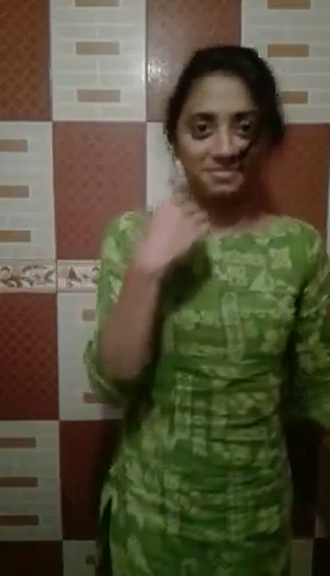 amateur hindi indian teen tits indian-babes indian-sluts gif