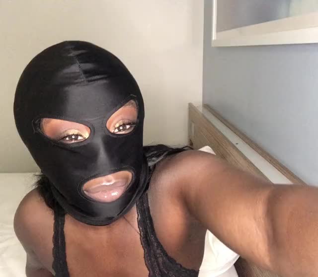 Hello! I’m Blu, A UK based babyg and certified gangster. I work in industry, have