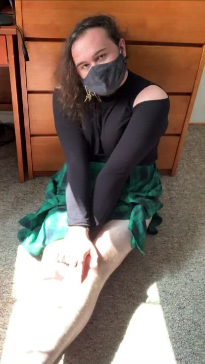 bury your face in these thighs and find a surprise~ 🖤
