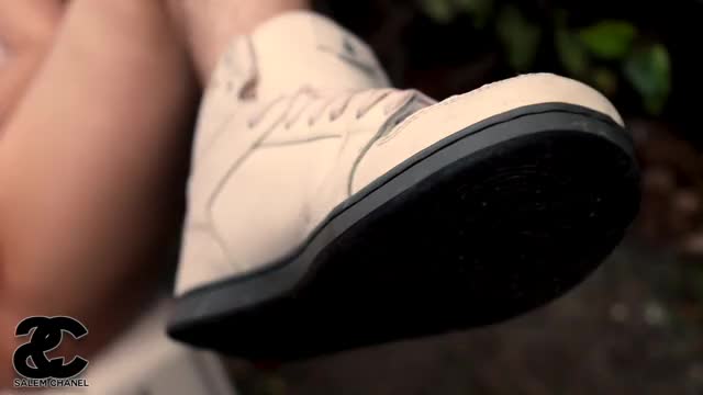 FTM-jerks-off-in-sneakers
