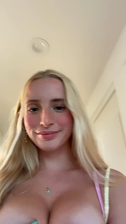 blonde bouncing tits tanlines women-with-tanlines gif