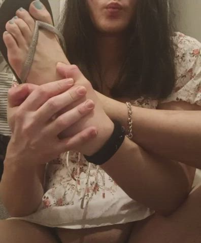 I got so horny when I lick my feet 😋