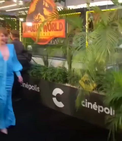 booty bryce dallas howard celebrity dress gif