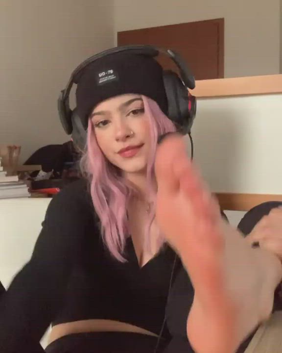 Cute Feet Feet Fetish Foot Foot Fetish Gamer Girl Teen gif