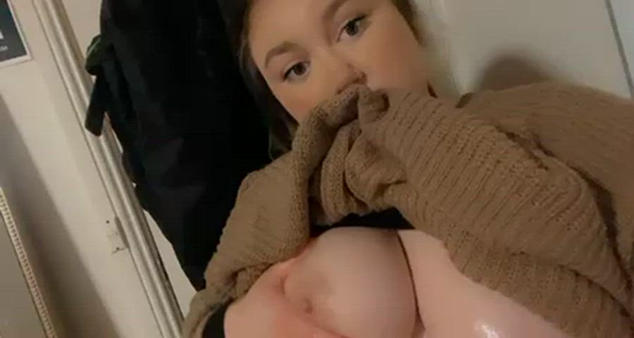 boobs oiled white girl gif