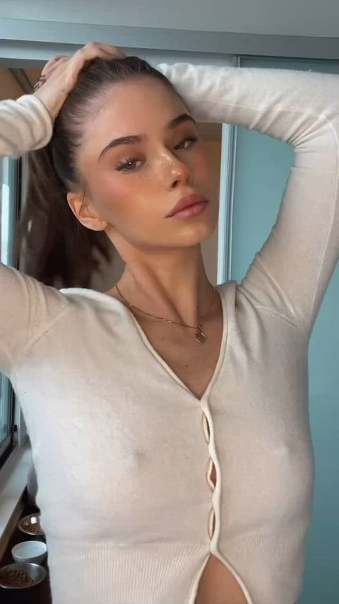 Emily is looking at you (and it's chilly)