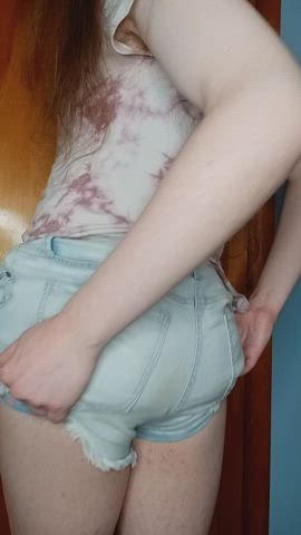 I come bearing gifts to please all of you out there <3