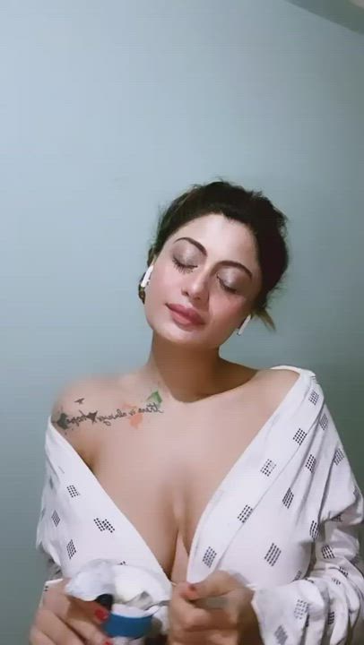 Babe Indian Model gif