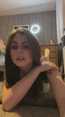 Gooning while she’s on her stomach or on her back
