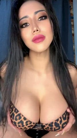think you could handle me riding you for 10 + mins with these in your face? be honest