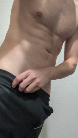 [34] Headed to the airport. Remember to keep your larger carry-on items stowed for