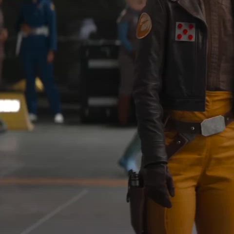 Mary Elizabeth Winstead’s seat single-handedly making me a Star Wars fan again