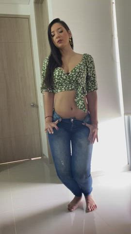 you like dancing ? I love to dance, what song do you want, what dance for you?