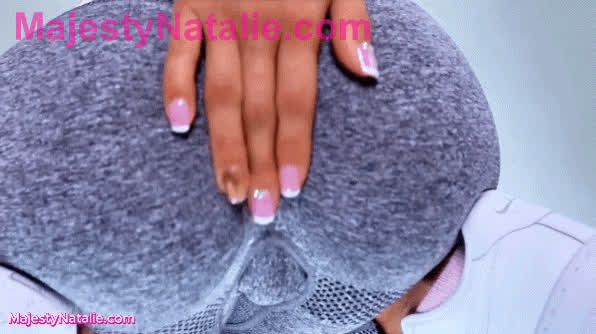 amateur ass ass shaking huge ass majesty natalie tight ass yoga pants gif