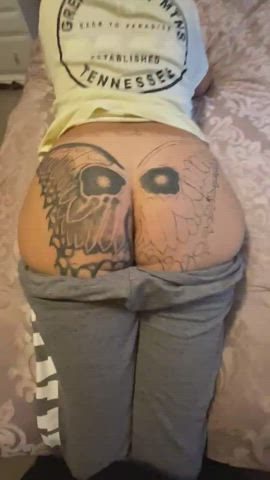 Amateur Pawg Milf jiggling that phat ass