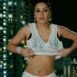 Bruna Abdullah , Kainaat Arora and Maryam Zakaria which one you choose to make your