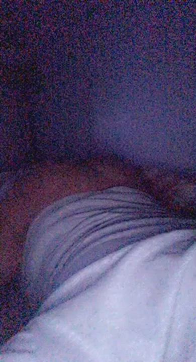 anyone wanna get behind my phat ass? [19] dm me x