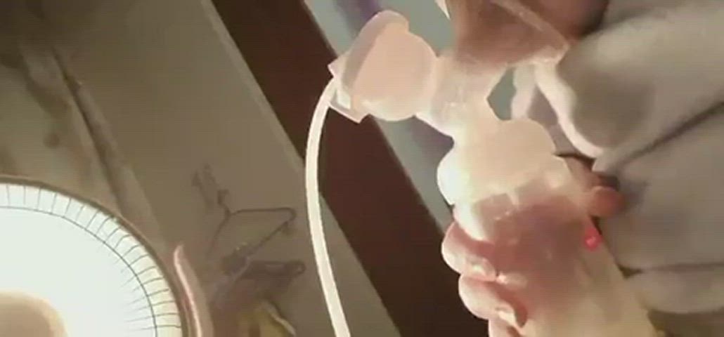 Pumping in Public (I love doing this at work)