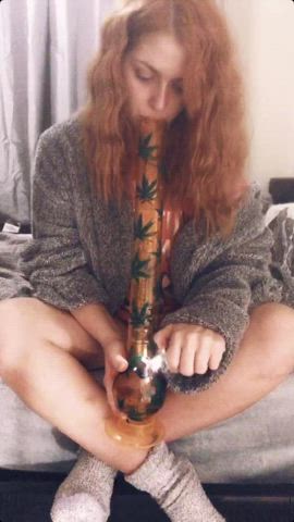 Cute Stoner stRipped Bong &amp; Body ✌️