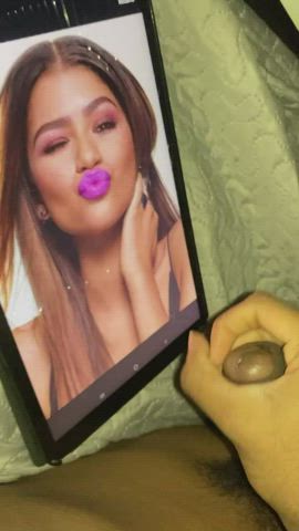 facial tribute zendaya gif