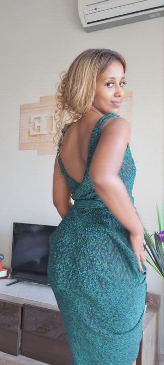 Teasing you before ylu slip your cock in my holes??