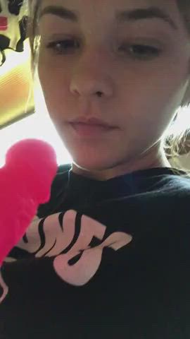 How bad do you wish this was your cock, daddy? 🙊💕
