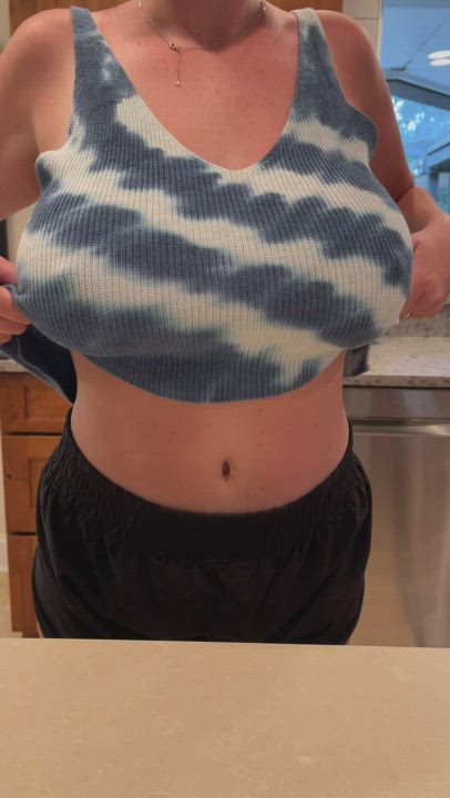 Came here to drop my heavy mom titties