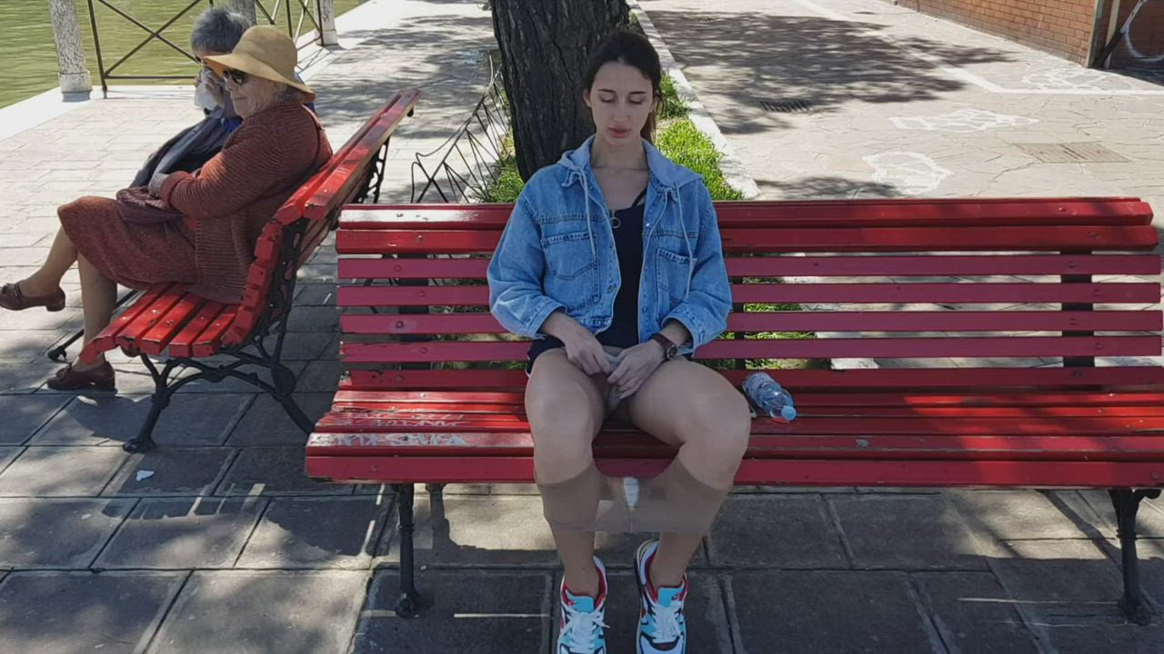coochie rub in front of two clueless seniors