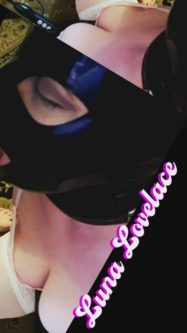 I always prefer a vibrator while on my knees 😜 [OC] [F]