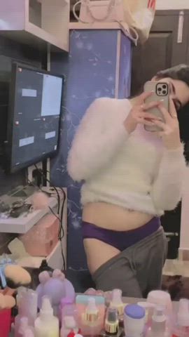 Jasneet kaur Stripteasing reel