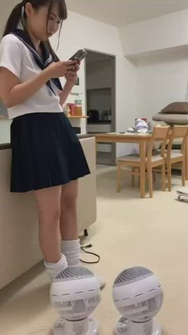amateur schoolgirl teen upskirt gif