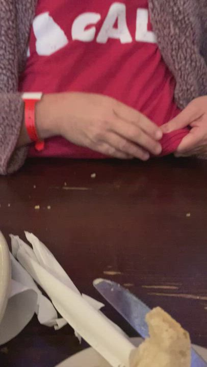 My kitty exposes her udders on the table