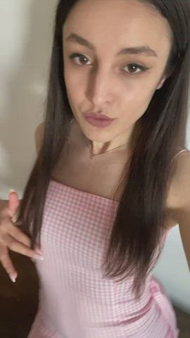 Your little girl wants to play.. Message me now 🙈🥵