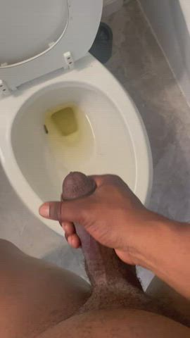 Morning piss with some extra shakes cuz I deserve it