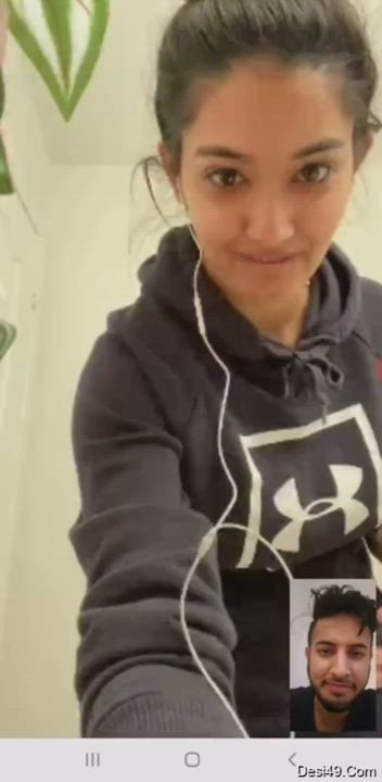 Desi ?hot ?girl ?nudity show front of video call