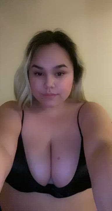 Come play in bed <3