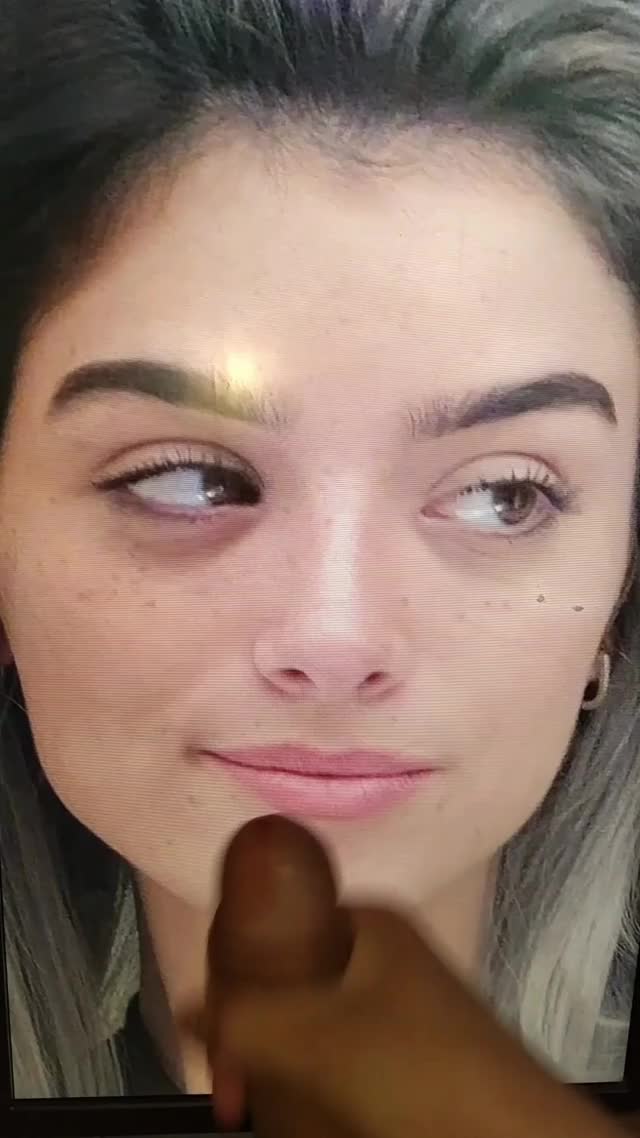 Dixie Damelio Face Covered (Full video in 4K in comments)