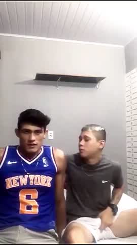 GOGO BOY (27) x TWINK (19)