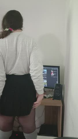 Spreading for you on Femboy Friday <3