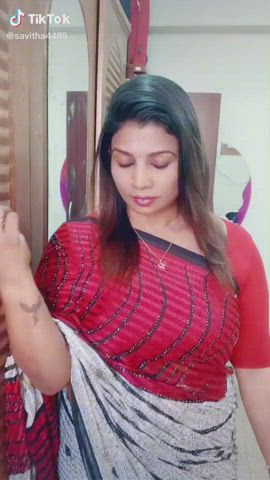 TikTok Indian MILF Saree gif