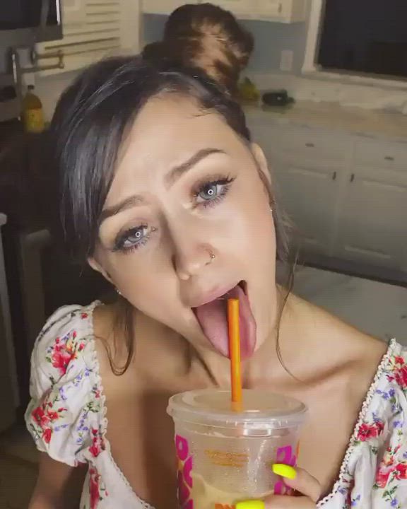 Who is this beautiful woman?