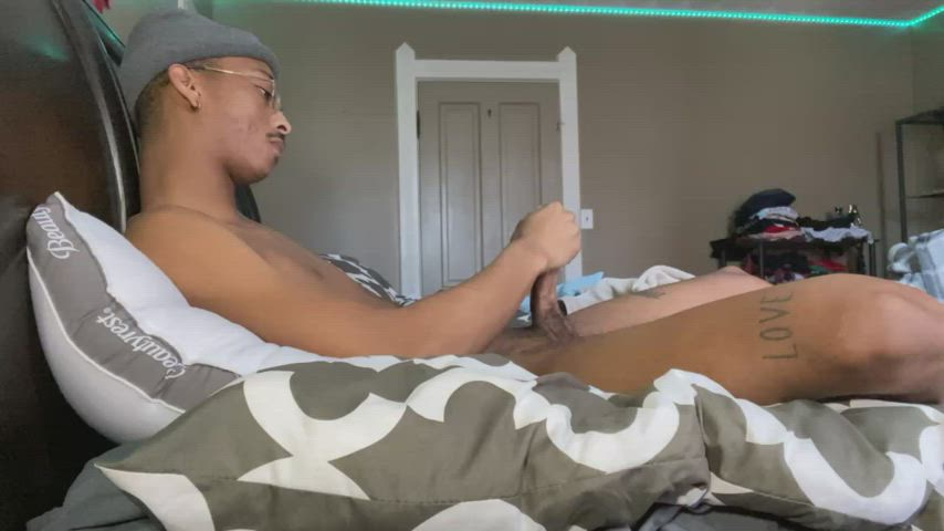 morning routine. (p.s. i wanna be more interactive so i’m open to suggestions on