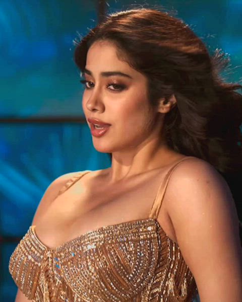 Bollywood bimbo bitch Janhvi Kapoor and her bouncing boobies