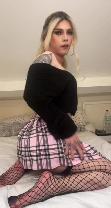 Slap my ass and call me a slut ?