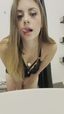 hope i find some older redditors that are into freshly 18 years old girls like me